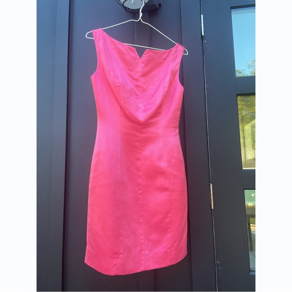 Vintage 90's Fitted Satin Hourglass Dress- Barbie, Size 4-6 - Picture 4 of 11